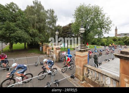 Glasgow, Großbritannien. 05. Aug. 2023. Das Abbildungsbild zeigt das Juniorrennen der Männer bei der UCI World Championships Cycling in Glasgow, Schottland, Samstag, den 05. August 2023. UCI organisiert die Welten mit allen Disziplinen des Radfahrens, des Straßenrades, des Indoor-Radfahrens, des Mountainbikes, des BMX-Rennens, Straßen- und Hallenparkradfahren, in Glasgow vom 05. Bis 13. August. BELGA FOTO DAVID PINTENS Kredit: Belga News Agency/Alamy Live News Stockfoto