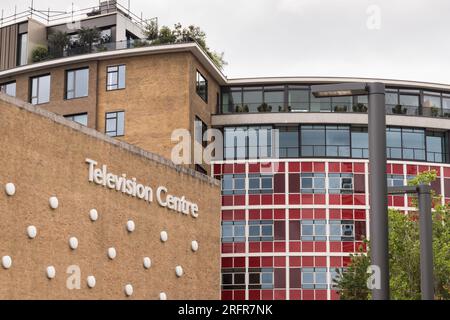 Die Fassade des ehemaligen BBC Television Centre, Wood Lane, Shepherd's Bush, London, England, GROSSBRITANNIEN Stockfoto