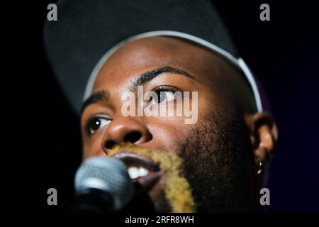 Edinburgh Scotland, Vereinigtes Königreich, 05. August 2023. Darren Harriott im Pleasance Grand für das Edinburgh Festival Fringe Pleasance Opening Gala. Live-Nachrichten von sst/alamy Stockfoto