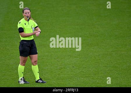 Leuven, Belgien. 30. Juli 2023. Schiedsrichter Frida Klarlund bei einem Fußballspiel zwischen Frauen unter 19 Mannschaften Spaniens und Deutschlands beim UEFA-Europapiel für Frauen unter 19 Jahren am Freitag, den 30. Juli 2023 in Leuven, Belgien, Kredit: Sportpix/Alamy Live News Stockfoto