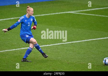 Leuven, Belgien. 30. Juli 2023. Die deutsche Torhüterin Rebecca Adamczyk (1), die bei einem Fußballspiel zwischen den Nationalfrauen unter 19 Mannschaften Spaniens und Deutschlands im UEFA-Europafinale für Frauen unter 19 Jahren am Freitag, den 30. Juli 2023 in Leuven, Belgien, fotografiert wurde. Kredit: Sportpix/Alamy Live News Stockfoto