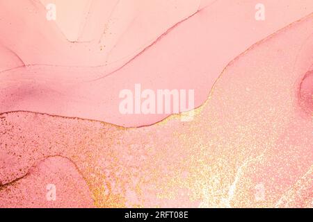 Abstrakte Aquarell- oder Alkoholtinte Art Pink mit goldweißem Hintergrund und goldfarbenen Crackern. Pastellrosafarbener Marmoreffekt. Llustrationsdesign tem Stockfoto