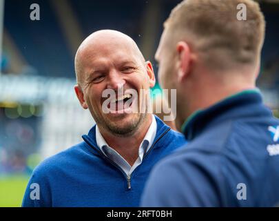 25. August 2023: The Famous Grouse Nations Series. Schottland Head Coach, Gregor Townsend und Schottland Captain Finn Russell lächeln alle zusammen nach dem Scotland gegen France International, Scottish Gas - Murrayfield, Edinburgh. Kredit: Ian Rutherford Alamy Live News Stockfoto