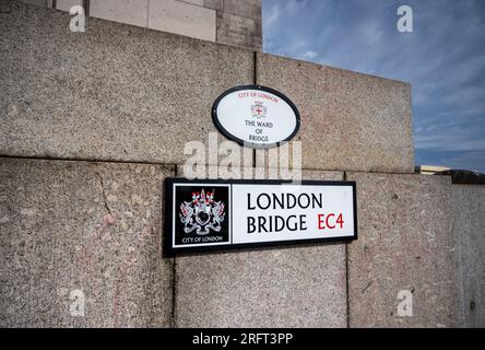 London, England, Vereinigtes Königreich, 31. Juli 2023. Straßenschild London Bridge Stockfoto