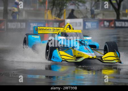 Nashville, Tennessee, USA. 5. Aug. 2023. Der Fahrer DER INDYCAR-Serie, DEVLIN Defrancesco (29) aus Toronto, Kanada, reist durch die Kurven während einer nassen und gefährlichen Trainingseinheit für den Big Machine Music City Grand Prix in den Straßen von Nashville in Nashville, Tennessee. (Kreditbild: © Walter G. Arce Sr./ZUMA Press Wire) NUR REDAKTIONELLE VERWENDUNG! Nicht für den kommerziellen GEBRAUCH! Stockfoto