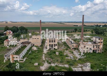 Ehemalige Kamottenfabrik in Vidnava, Tschechische Republik, Luftdrohnen-Fotografie Stockfoto