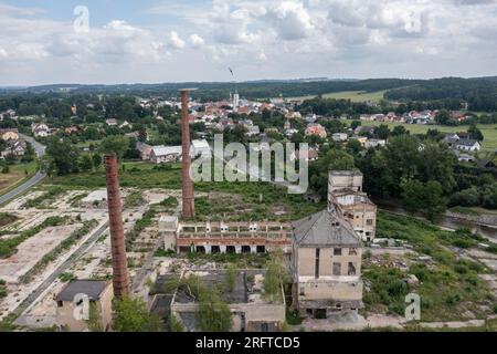 Ehemalige Kamottenfabrik in Vidnava, Tschechische Republik, Luftdrohnen-Fotografie Stockfoto