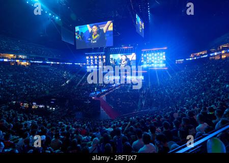 Köln, Deutschland. 05. Aug. 2023. Zuschauer folgen den Intel Extreme Masters (IEM Köln) in der Lanxess Arena im Counter-Strike: Global Offensive (CS:GO). Kredit: Henning Kaiser/dpa/Alamy Live News Stockfoto