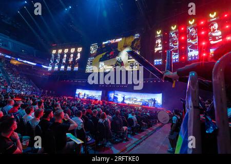 Köln, Deutschland. 05. Aug. 2023. Zuschauer folgen den Intel Extreme Masters (IEM Köln) in der Lanxess Arena im Counter-Strike: Global Offensive (CS:GO). Kredit: Henning Kaiser/dpa/Alamy Live News Stockfoto