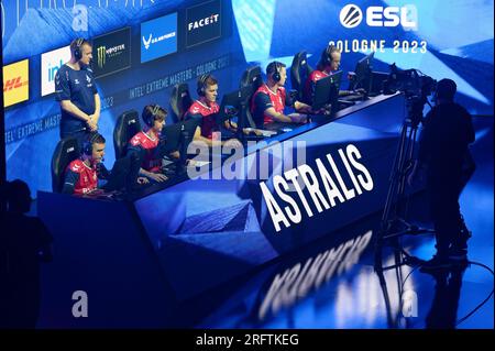 Köln, Deutschland. 05. Aug. 2023. Team Astralis tritt bei den Intel Extreme Masters (IEM Köln) in der Disziplin Counter-Strike: Global Offensive (CS:GO) auf der Bühne auf. Kredit: Henning Kaiser/dpa/Alamy Live News Stockfoto