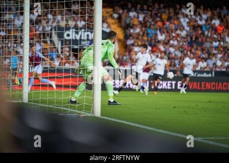 Giorgi Mamardashvili von Valencia CF in Aktion während der La Liga EA Sport regulären VORSAISON am 5. august 2023 im Mestalla Stadion (Valencia, La Liga Stockfoto