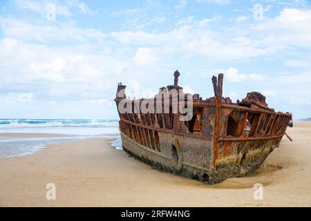 Fraser Island Schiffswrack, SS Maheno Ozeanschiffwrack am 75 Meilen Strand, K'Gair Island, Queensland, Australien jetzt Touristenattraktion Stockfoto