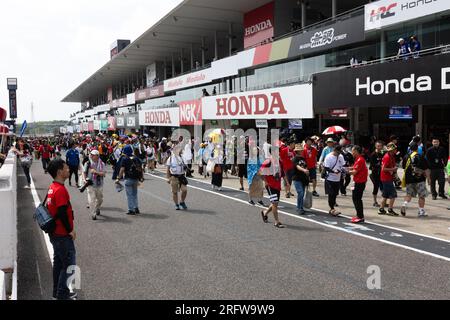 Suzuka, JAPAN, 6. August 2023. Pit Walk während des 44. Coca-Cola Suzuka 8hr Endurance Race 2023, Suzuka, Japan. Kredit: Ivica Glavas/Speed Media/Alamy Live News Stockfoto