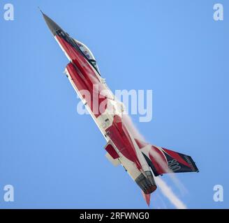 Dänische F-16, Dannebrog-Aufdruck auf der Royal International Air Tattoo 2023 Stockfoto