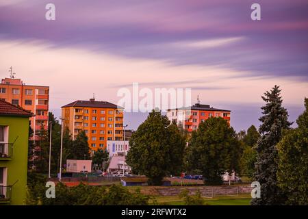 Vorbereitete Häuser in der Stadt, bewölkt Stockfoto