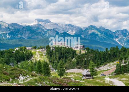 Toller Blick auf den Triglav-Gipfel von der Seilbahnstation Vogel. Atemberaubende Natur von Slowenien, Europa Stockfoto