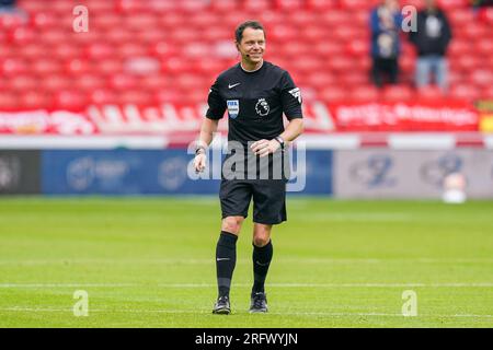 Sheffield, Großbritannien. 05. Aug. 2023. Schiedsrichter Darren England beim Sheffield United FC gegen VfB Stuttgart FC Pre-Season Friendly Match in Bramall Lane, Sheffield, Großbritannien am 5. August 2023 Gutschrift: Jede zweite Media/Alamy Live News Stockfoto