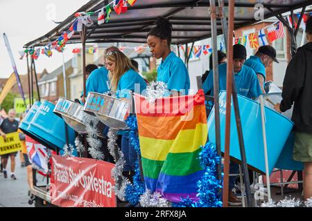 Whistable Carnival Procession, Kent, England, Großbritannien Samstag, 5. August 2023 Kredit: Phil Crow/Alamy Live News Stockfoto