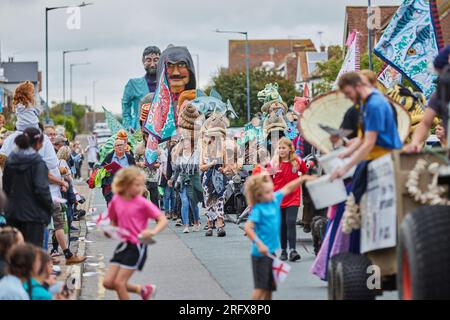 Whistable Carnival Procession, Kent, England, Großbritannien Samstag, 5. August 2023 Kredit: Phil Crow/Alamy Live News Stockfoto