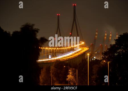 Deutschland, Hamburg, Koehlbrand Bridge bei Nacht Stockfoto