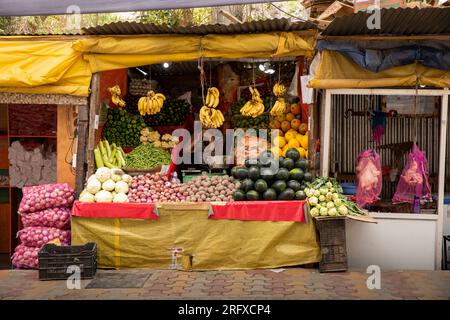 Indien, Jammu & Kaschmir, Kargil, Basar, Obststand Stockfoto