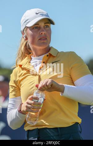 Irvine, Großbritannien. 06. Aug. 2023. Der 4. Und letzte Tag des Women's Scottish Open Golf Tournament auf dem Dundonald Links Golf Course, Irvine, Ayrshire, Schottland, Großbritannien, Die führenden Spieler, MAJA STARK aus Schweden, PATTY TAVATANAKIT aus Thailand und CELINE BOUTIER aus Frankreich, dominieren weiterhin das Spielfeld. Kredit: Findlay/Alamy Live News Stockfoto