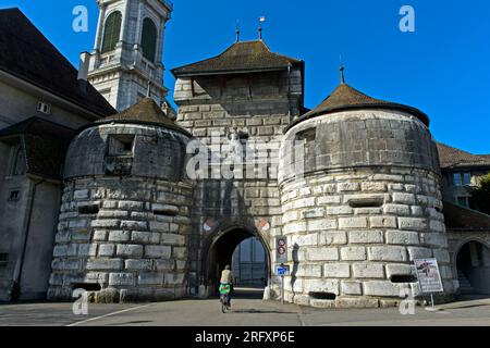 Stadttor Baseltor mit Kirchturm St. Ursenturm, Solothurn, Schweiz Stockfoto