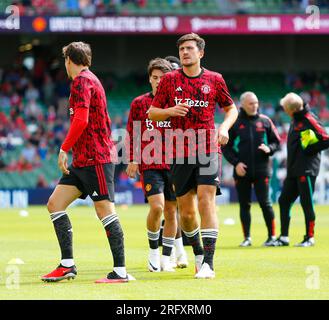 6. August 2023; Aviva Stadium, Dublin, Irland: Pre Season Football Friendly, Manchester United gegen Athletic Bilbao; Harry Maguire (Manchester United) während des Warm-Up Stockfoto