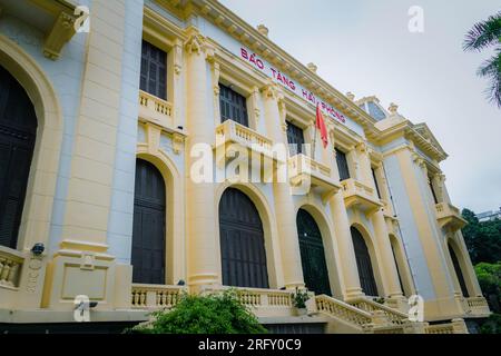 CAT Bi Flughafen von außen in Hai Phong Stadt, Vietnam. Juli 26. 2023. Stockfoto