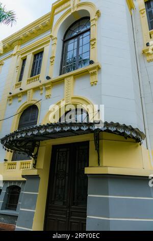 CAT Bi Flughafen von außen in Hai Phong Stadt, Vietnam. Juli 26. 2023. Stockfoto