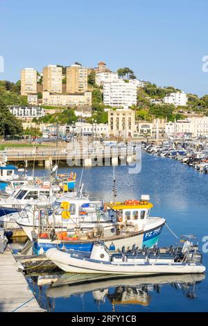 Angelboote Torquay Devon Torbay liegen an den Anlegestellen der Princess Parade am Torquay Marina Torquay Devon English Riviera England GB Europa Stockfoto