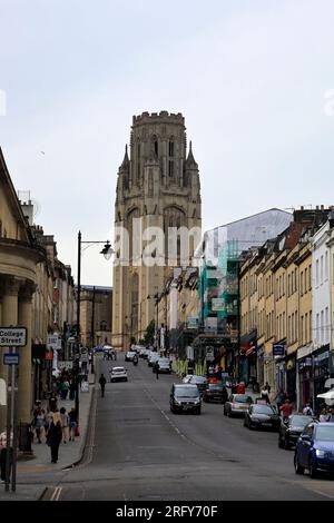 Auf der Park Street, Bristol, Richtung Wills Memorial Tower, Teil der Bristol University. August 2023. Sommer Stockfoto