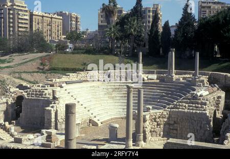 Die archäologische Stätte am römischen Amphitheater Kom El Bekka im Zentrum von Alexandria am Mittelmeer in Ägypten in Nordafrika. E Stockfoto