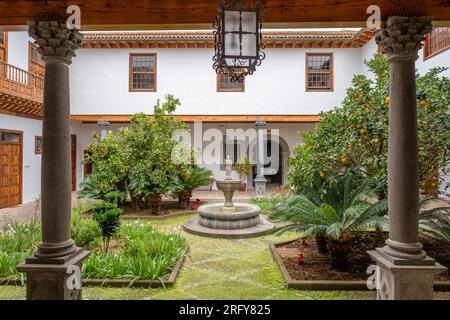 Blick auf den historischen Innenhof des Casa Salazar in San Cristobal de la Laguna, Teneriffa, Spanien Stockfoto