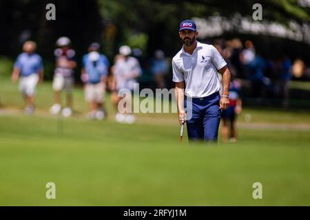 6. August 2023: Billy Horschel stellt am ersten Grün des letzten Tages der Wyndham Championship 2023 im Sedgefield Country Club in Greensboro, NC, einen Birdie Putt auf. Scott Kinser/CSM Stockfoto