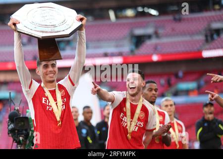 London, Großbritannien. 06. Aug. 2023. Arsenal feiert am 6. August 2023 im Wembley Stadium in London, England, den Gewinn des FA Community Shield-Spiels zwischen Arsenal und Manchester City. Foto: Joshua Smith. Nur redaktionelle Verwendung, Lizenz für kommerzielle Verwendung erforderlich. Keine Verwendung bei Wetten, Spielen oder Veröffentlichungen von Clubs/Ligen/Spielern. Kredit: UK Sports Pics Ltd/Alamy Live News Stockfoto