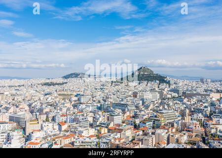 Panoramablick auf Athen und den Berg Lycabettus von der Akropolis Stockfoto