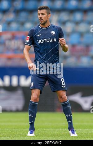 Bochum, Deutschland. 05. Aug. 2023. Anthony Losilla von VfL Bochum 1848 während des 2023/24. Vorsaison-Freundschaftsspiels zwischen VfL Bochum 1848 und Luton Town am Vonovia Ruhrstadion, Bochum, Deutschland, am 5. August 2023. Foto: David Horn. Kredit: Prime Media Images/Alamy Live News Stockfoto