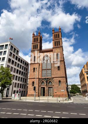 BERLIN - 22. JULI 2023: Friedrichswerder-Kirche, 1831 in Berlin erbaut. Stockfoto