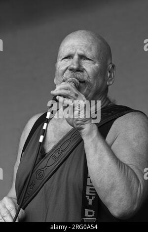 BARRY MCGUIRE SINGT BEIM SUMMER OF LOVE FESTIVAL (MONTEREY POP FESTIVAL 2007), KALIFORNIEN Stockfoto