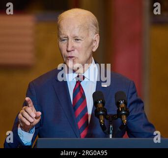PHILADELPHIA, Pennsylvania, USA – 20. JULI 2023: Präsident Joe Biden spricht auf der Philly Shipyard. Stockfoto