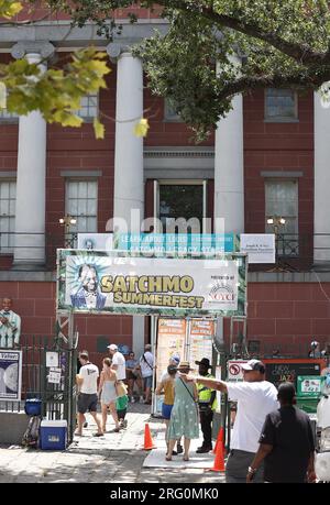 New Orleans, USA. 06. Aug. 2023. Am Sonntag, den 6. August 2023, begeben sich Eventgoisten auf das Satchmo Summerfest an der Old U.S. Mint in New Orleans, Louisiana. (Foto: Peter G. Forest/Sipa USA) Kredit: SIPA USA/Alamy Live News Stockfoto