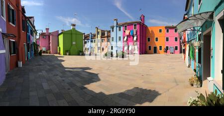 Bunte Häuser auf der Insel Burano in der Lagune von Venedig, Italien Stockfoto