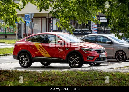 OSTRAVA, TSCHECHISCHE REPUBLIK - 2. AUGUST 2023: Renault Arkana Crossover der tschechischen Firma RPS, die Ersatzwagen nach Verkehrsunfällen anbietet Stockfoto