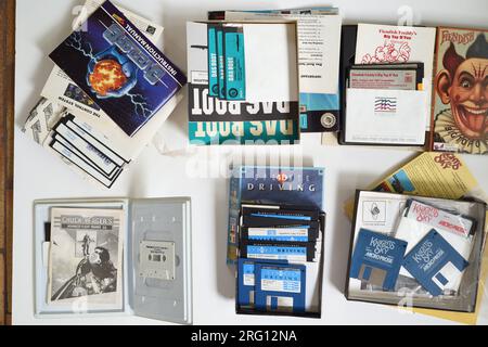 Sammlung von PC MS-DOS-Spielen, fiendish Freddy's Big Top O' Fun, Sports Driving 4D; Overlord; offene Boxen, Computerdisketten; Das Boot; Chuck Yeager Stockfoto