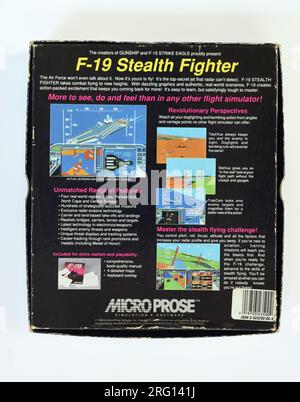 F-19 Stealth Fighter - Kampfflugsimulator; 1988 MS-DOS Computerspiel Cover Art und Verpackungsdesign. Stockfoto