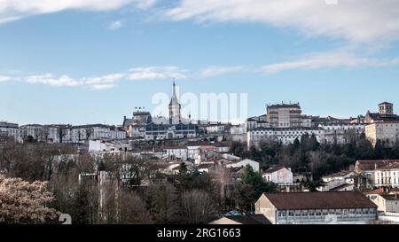 Panorama-Dorf Angoulême Stockfoto