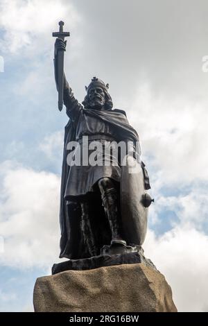 Statue Monument von König Alfred dem Großen in der Hampshire-Stadt Winchester England UK Stockfoto