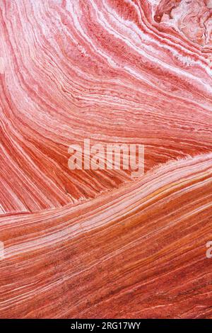 Raue Oberfläche in brauner Farbe mit Rissen und trockener, ungleichmäßiger Textur paria Canyon in den USA Stockfoto