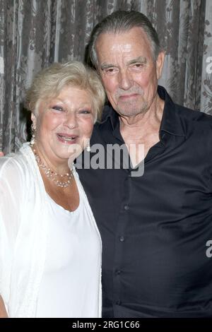 Burbank, USA. 05. Aug. 2023. LOS ANGELES - AUG 5: Beth Maitland, Eric Braeden bei The Young and the Restless Fan Luncheon im Burbank Marriott am 5. August 2023 in Burbank, CA (Foto: Katrina Jordan/Sipa USA) Gutschrift: SIPA USA/Alamy Live News Stockfoto